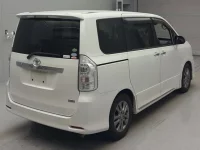 Toyota VOXY лот № 6069 оценка 3.5  с аукциона в Японии 1