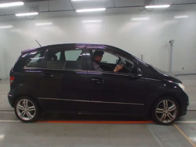 Mercedes-Benz B CLASS