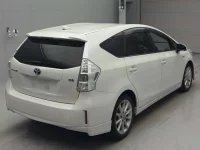 Toyota PRIUS ALPHA лот № 6071 оценка 3.5  с аукциона в Японии 1