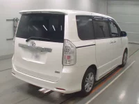 Toyota VOXY лот № 40070 оценка R  с аукциона в Японии 1
