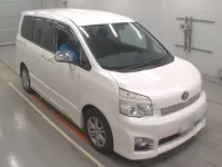 Toyota VOXY лот № 40070 оценка R  с аукциона в Японии 4