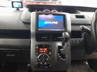 Toyota VOXY лот № 40070 оценка R  с аукциона в Японии 8