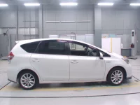 Toyota PRIUS ALPHA лот № 4102 оценка 3.5  с аукциона в Японии 2