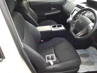 Toyota PRIUS ALPHA лот № 4102 оценка 3.5  с аукциона в Японии 7