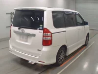 Toyota NOAH лот № 10315 оценка R  с аукциона в Японии 1