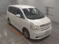 Toyota NOAH лот № 30518 оценка R  с аукциона в Японии 4