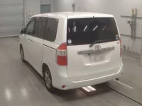 Toyota NOAH лот № 30518 оценка R  с аукциона в Японии 5
