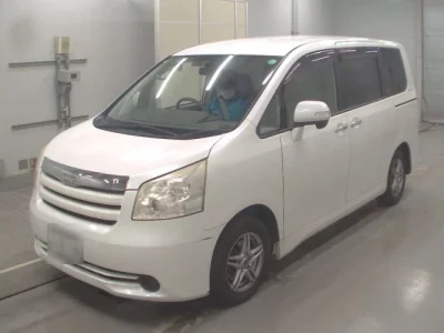 Toyota NOAH  с аукциона в Японии