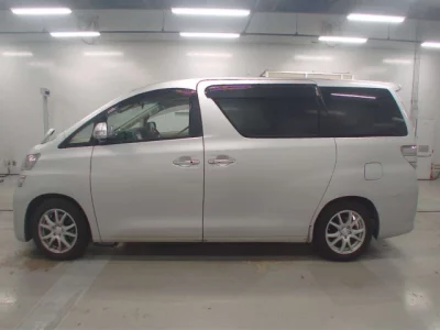Toyota VELLFIRE  с аукциона в Японии