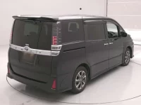 Toyota VOXY лот № 2025 оценка 3.5  с аукциона в Японии 1