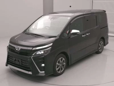 Toyota VOXY  с аукциона в Японии