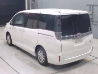 Toyota VOXY лот № 60069 оценка 3.5  с аукциона в Японии 5
