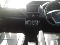 Toyota VOXY лот № 60069 оценка 3.5  с аукциона в Японии 8