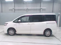 Toyota VOXY лот № 60069 оценка 3.5  с аукциона в Японии 3