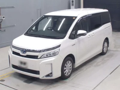 Toyota VOXY  с аукциона в Японии