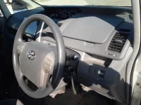 Toyota VOXY лот № 30581 оценка 4  с аукциона в Японии 6