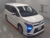 Toyota VOXY лот № 30551 оценка 4  с аукциона в Японии 4