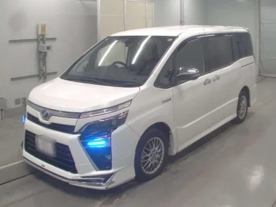 Toyota VOXY  с аукциона в Японии