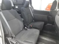 Toyota VOXY лот № 30570 оценка 3.5  с аукциона в Японии 9