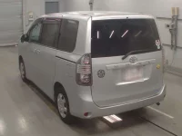 Toyota VOXY лот № 10293 оценка 3  с аукциона в Японии 5