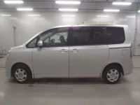 Toyota VOXY лот № 10293 оценка 3  с аукциона в Японии 3