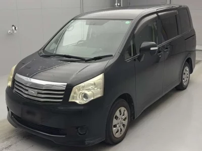 Toyota NOAH  с аукциона в Японии