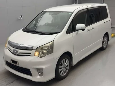 Toyota NOAH  с аукциона в Японии