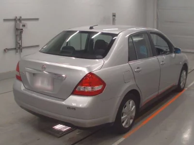 Nissan TIIDA LATIO  с аукциона в Японии