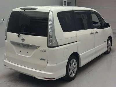 Nissan SERENA  с аукциона в Японии