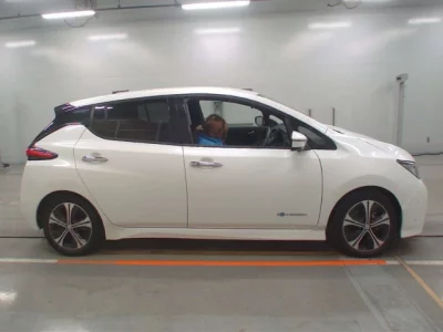 Nissan LEAF  с аукциона в Японии