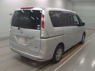 Nissan SERENA  с аукциона в Японии