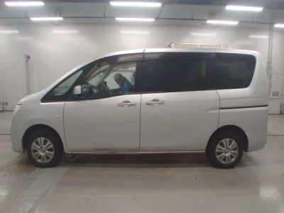 Nissan SERENA  с аукциона в Японии