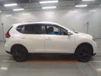 Nissan X-TRAIL лот № 33116 оценка 4  с аукциона в Японии 2