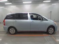 Toyota WISH лот № 10300 оценка 3.5  с аукциона в Японии 2