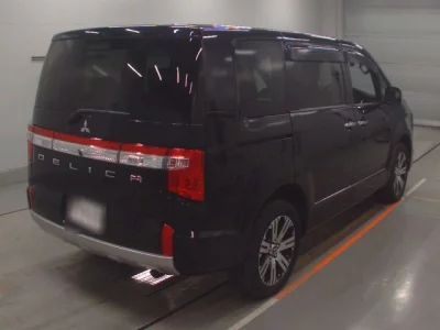 Mitsubishi Delica D:5