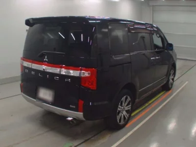 Mitsubishi Delica D:5