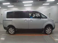 Mitsubishi DELICA D5 лот № 50104 оценка 3.5  с аукциона в Японии 2