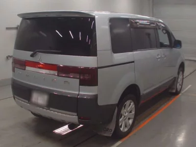 Mitsubishi DELICA D5  с аукциона в Японии