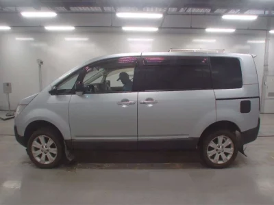 Mitsubishi DELICA D5  с аукциона в Японии