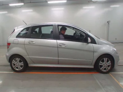 Mercedes-Benz B CLASS