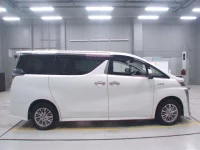 Toyota VELLFIRE лот № 30269 оценка 4  с аукциона в Японии 2