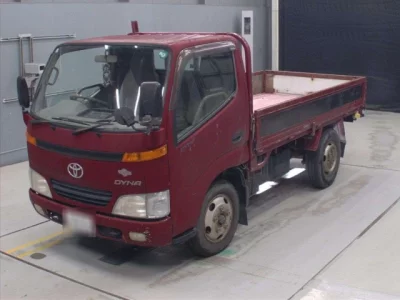 Toyota DYNA  с аукциона в Японии