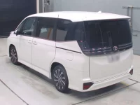 Toyota VOXY лот № 30276 оценка 4.5  с аукциона в Японии 5