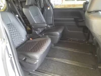 Toyota VOXY лот № 30276 оценка 4.5  с аукциона в Японии 9