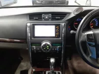 Toyota MARK X лот № 30585 оценка 3  с аукциона в Японии 8