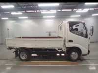 Toyota DYNA лот № 30552 оценка 4  с аукциона в Японии 2