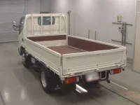 Toyota DYNA лот № 30552 оценка 4  с аукциона в Японии 5