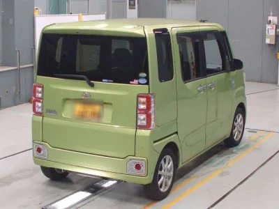 Toyota Pixis Mega