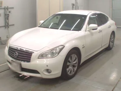 Nissan FUGA  с аукциона в Японии