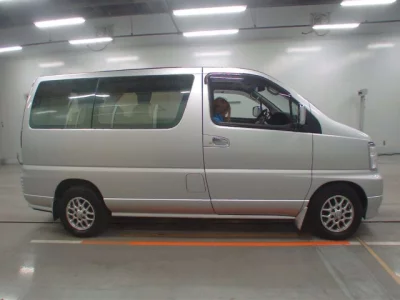 Nissan ELGRAND  с аукциона в Японии